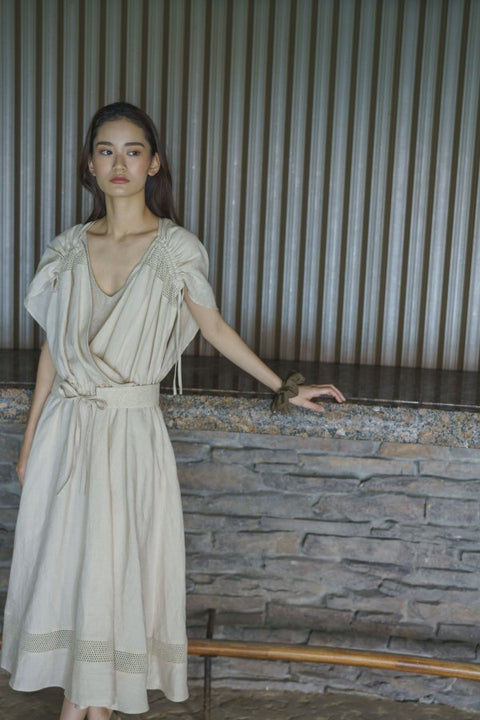 Gather shoulder onepiece