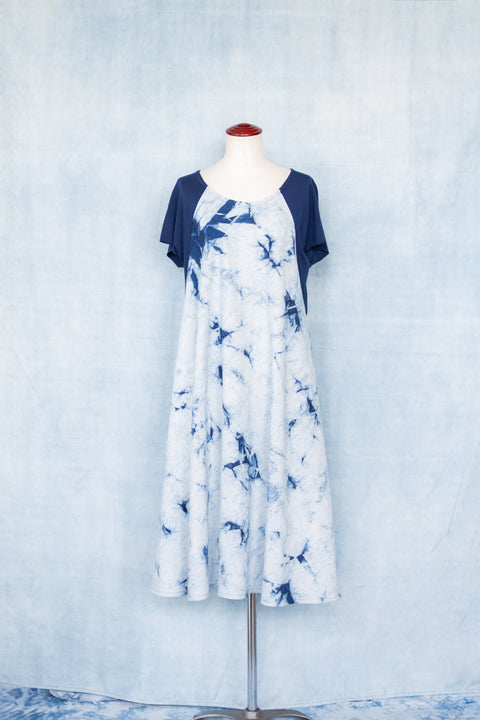 琉球藍 Knit-sleeve Onepiece(模様染め)