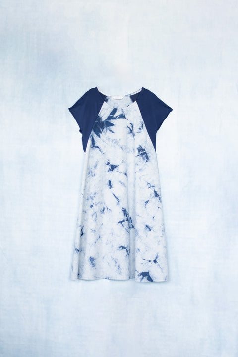 琉球藍 Knit-sleeve Onepiece（模様染め）